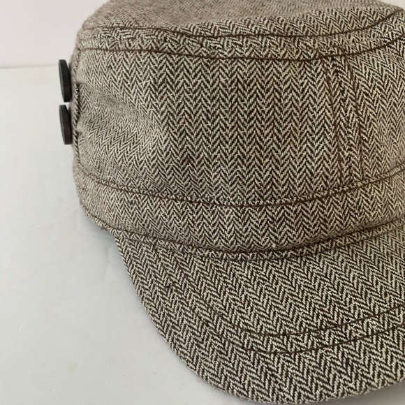 SOLDNewsboy Cap / Hat Women’s Herringbone Tweed OS Decorative Buttons EUC - Picture 8 of 13
